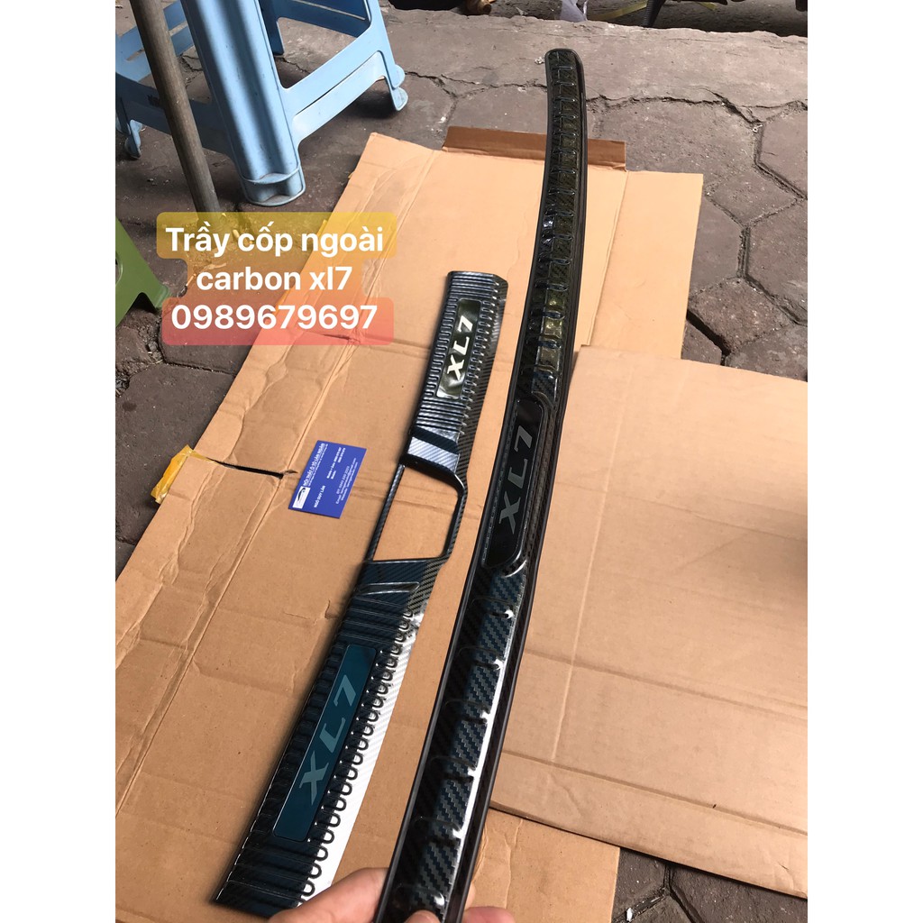 Ốp chống trầy cốp trong, ngoài CARBON xe Suzuki XL7 2020 2021 2022 mẫu cacbon cao cấp
