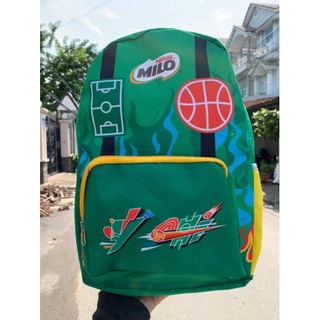 Balo kèm nón dính liền