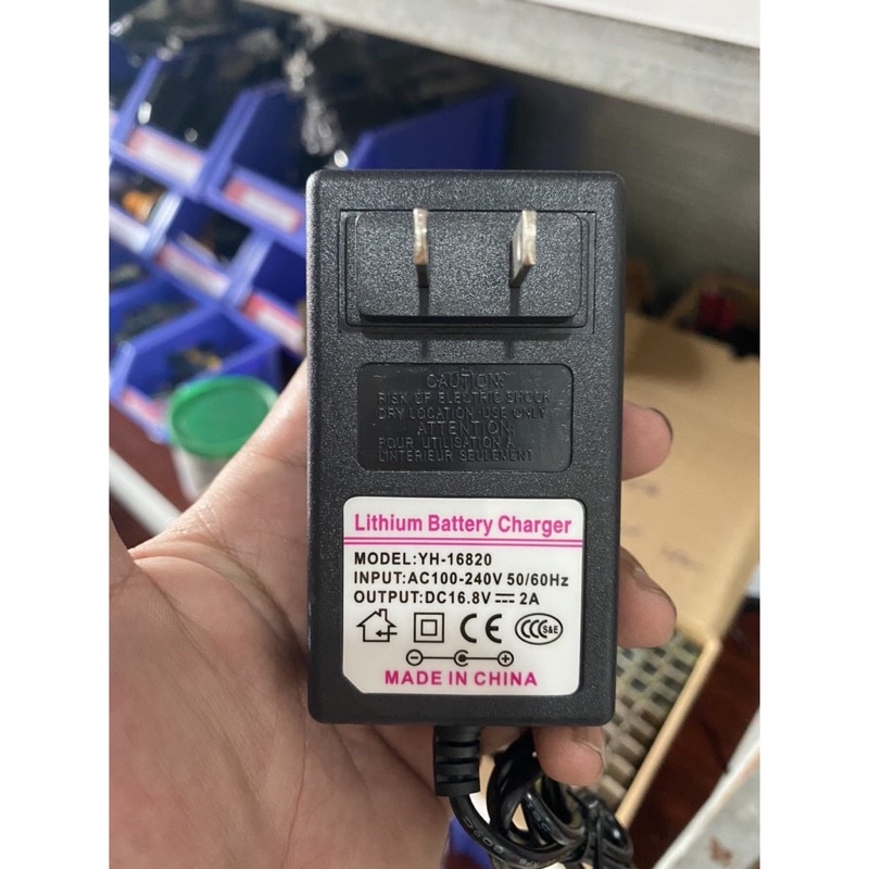 Sạc 4S 16.8V 2A dùng cho pin Li-ion, sạc máy khoan có đèn báo đầy.