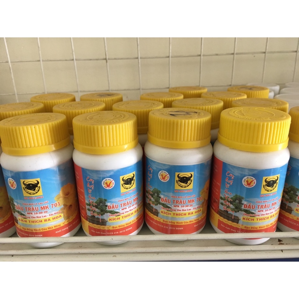 Set 3 hủ phân bón lá kích thích ra hoa Đầu Trâu MK 701 100gram
