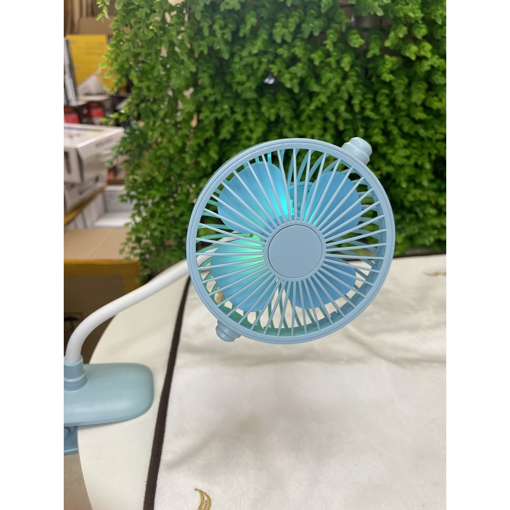 Quạt Mini Kẹp Tích Điện Clip Fan Siêu Tích Điện Tiện Lợi, Thuận Tiện Sử Dụng, Thiết Kế Thông Minh Góc Quay Quạt 360 Độ.