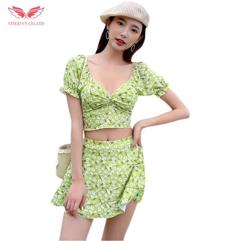 Sét bikini nữ 2 mảnh kín đáo VNGO áo crotop có mút ngực chân váy cạp cao xòe có quần đùi bơi hoa cúc họa mi B138 VNGO