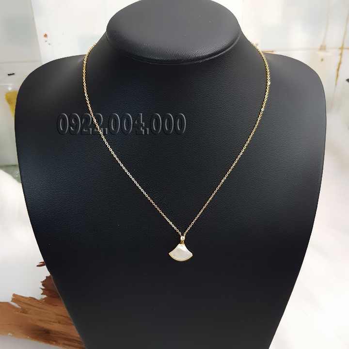 Dây chuyền nữ, dây chuyền titan mặt hình quạt gắn đá xà cừ.