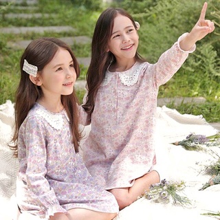 Váy dài tay cotton Perimit cổ ren hoa nhí Nga Fish V11P0