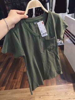 Áo phông cổ tim uni
