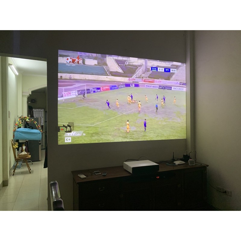 Máy chiếu Xiaomi Laser 150 siêu gần