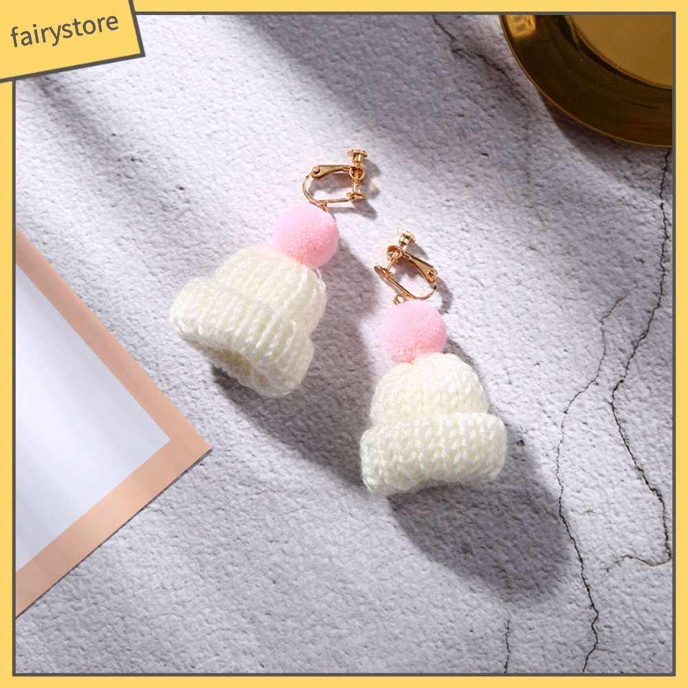 Đôi khuyên tai dạng kẹp/ dạng móc thiết kế mũ len đính quả bông xù trên đỉnh đáng yêu dành cho nữ