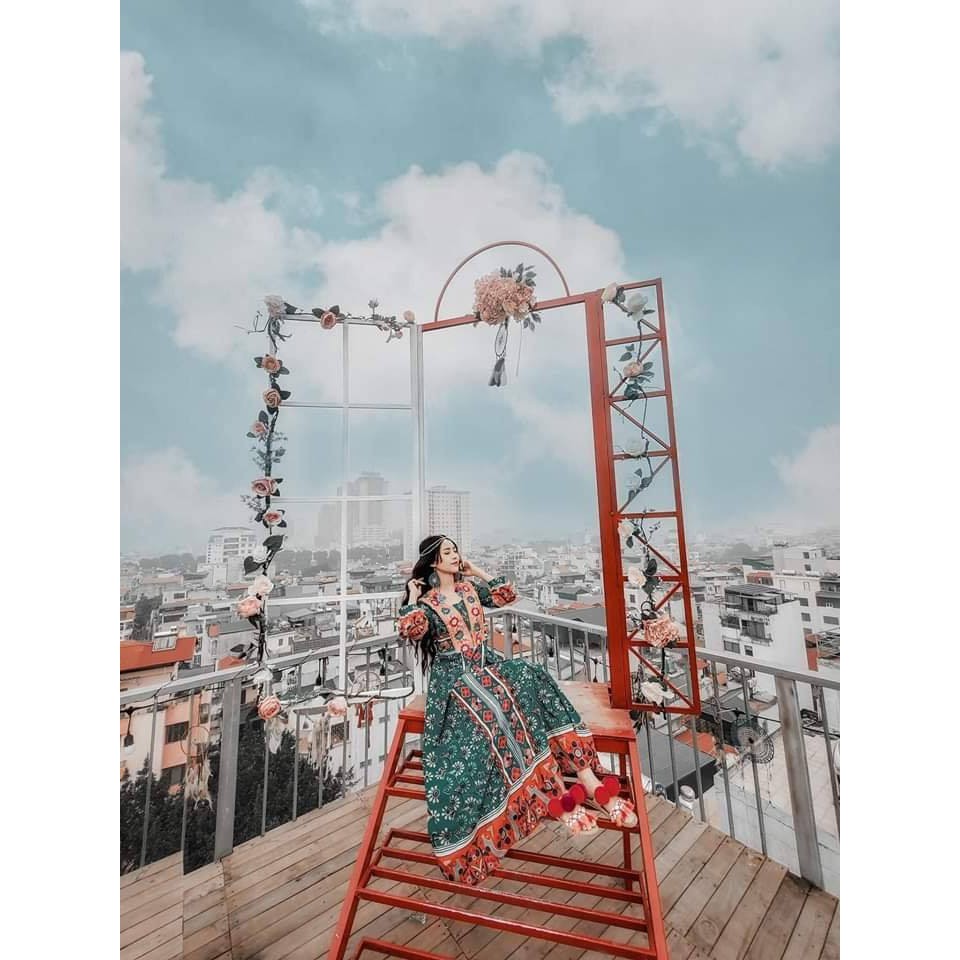 Váy Thổ Cẩm Thêu Viền