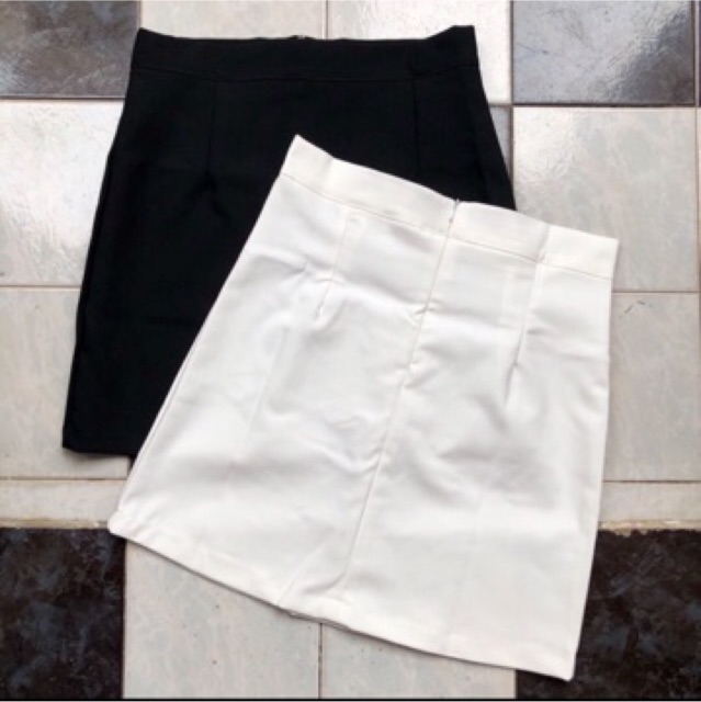 CHÂN VÁY CHỮ A ( Trắng/ Đen) | BigBuy360 - bigbuy360.vn