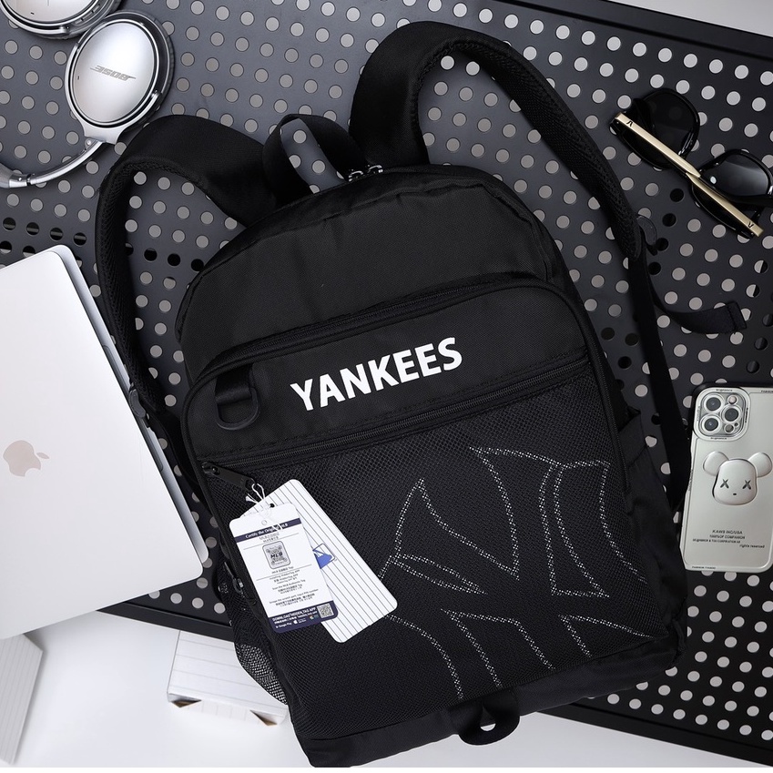 Balo ML.B Yankees chất sợi tổng hợp phối lưới chống nước, logo in chìm, quai đeo êm ái, form đẹp. Đầy đủ tem tag VNXK