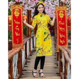 Áo dài cách tân kèm chân váy họa tiết hoa