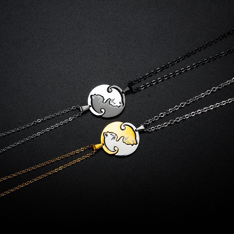 Set 2 Vòng cổ Thép Titan Mặt Hình Mèo Trắng Đen Cho Cặp Đôi