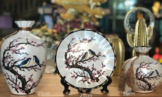 Set 3 bộ lọ và đĩa decor trang trí bằng gốm sứ kèm kệ kê đĩa