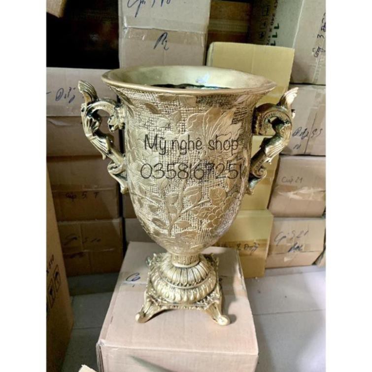 Cúp 18 bình hoa composite