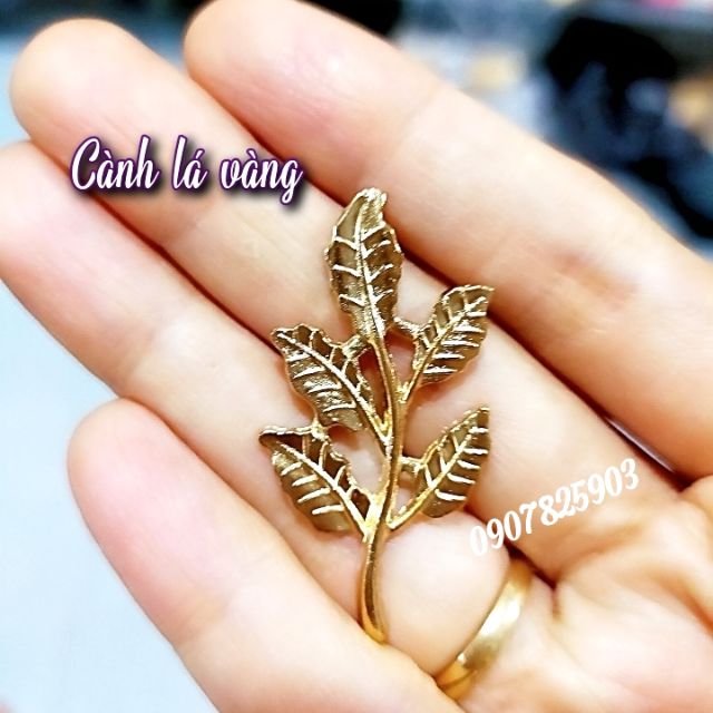 Cành lá vàng