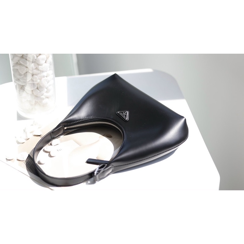 TÚI PRADA KẸP NÁCH SZ26