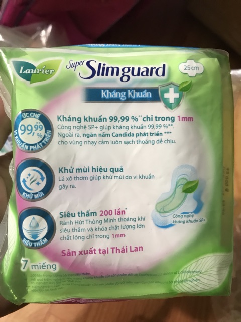 Băng vệ sinh cao cấp Laurier shuper slimguard 25cm 7 miếng( có cánh )