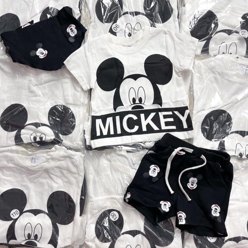 Set Micky kèm yếm HM xuất bé trai