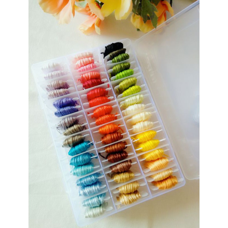 Hộp chỉ thêu Shanghai 55 màu khác nhau.