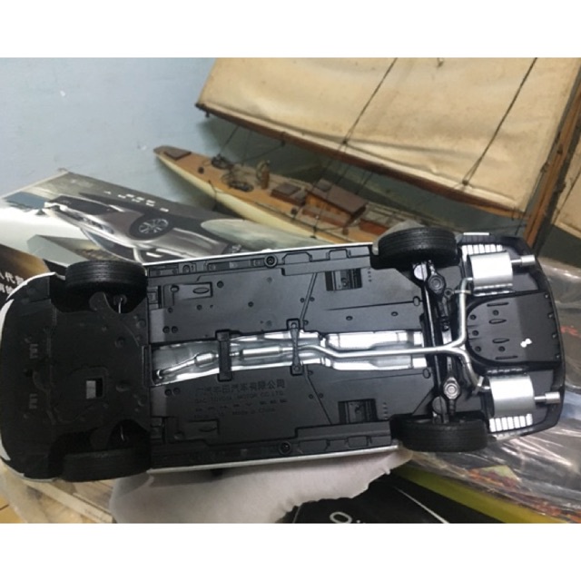Mô hình Toyota Camry 2020 tỉ lệ 1:18