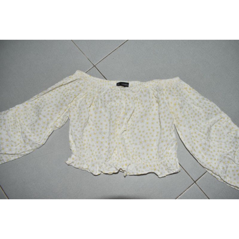 Pass/ Thanh lý croptop trễ vai