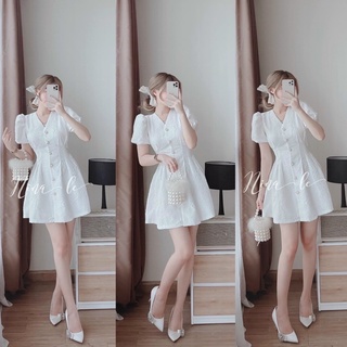 Đầm trắng gấm hoa cổ v cutout lưng