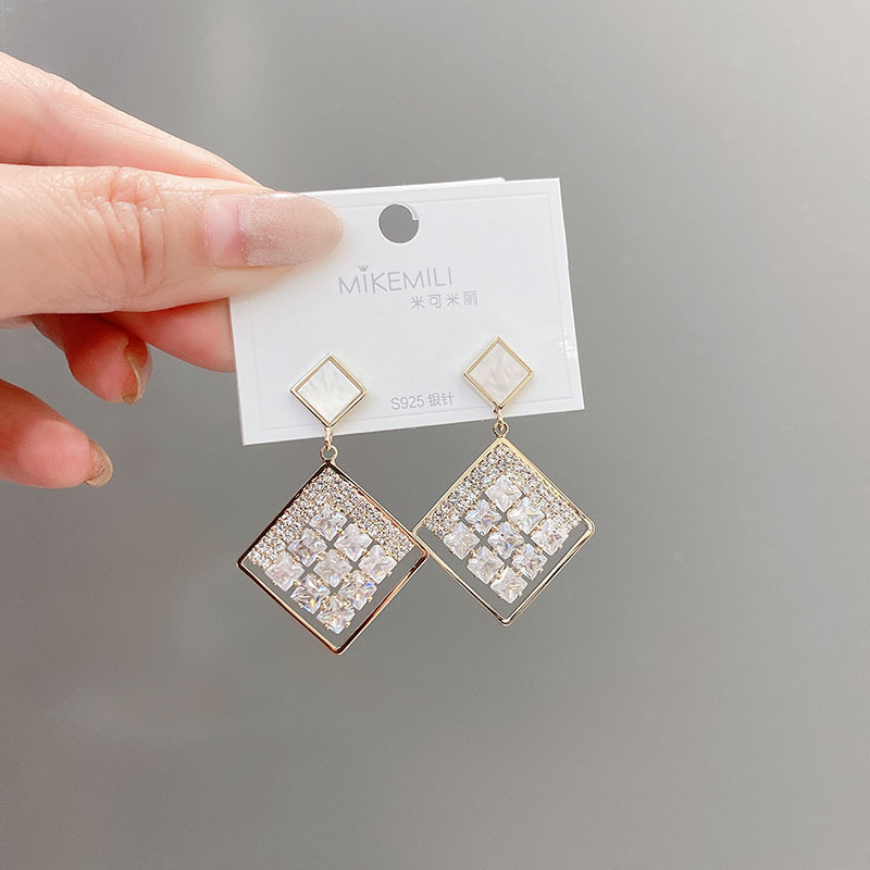 925 Metallic Silver Japan and Korea Creative Hong Kong Style Diamond-encrusted Square Lighting Luxury High Sense Earrings W9