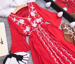 ĐẦM MAXI THÊU HOA CỔ V (KÈM HÌNH THẬT)