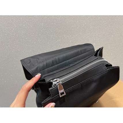 Prada Balo Thể Thao Cỡ Lớn Bằng Da Thời Trang Cho Nữ