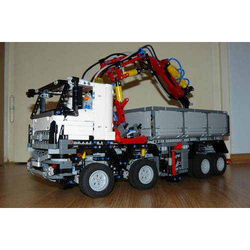 LEGO TECHNIC 42043- XE TẢI CẨU ĐA NĂNG Mercedes-Benz Arocs 3245