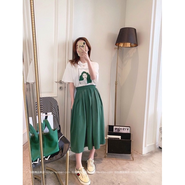 Áo Cổ Tròn Cotton In Hoạ Tiết Kèm Chân Váy Xếp Ly Form Dài | BigBuy360 - bigbuy360.vn