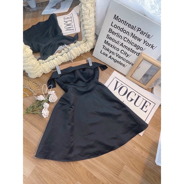 ĐẦM ĐEN TAFTA ỐNG ĐEN DÂY NGANG NGỰC