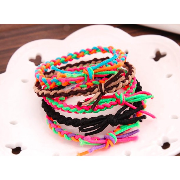 combo 20 cột tóc đủ màu rất đẹp luôn. giá 40k 20 cái. thích hợp xài hàng ngày nhe các bạn. hàng luôn có sẵn.