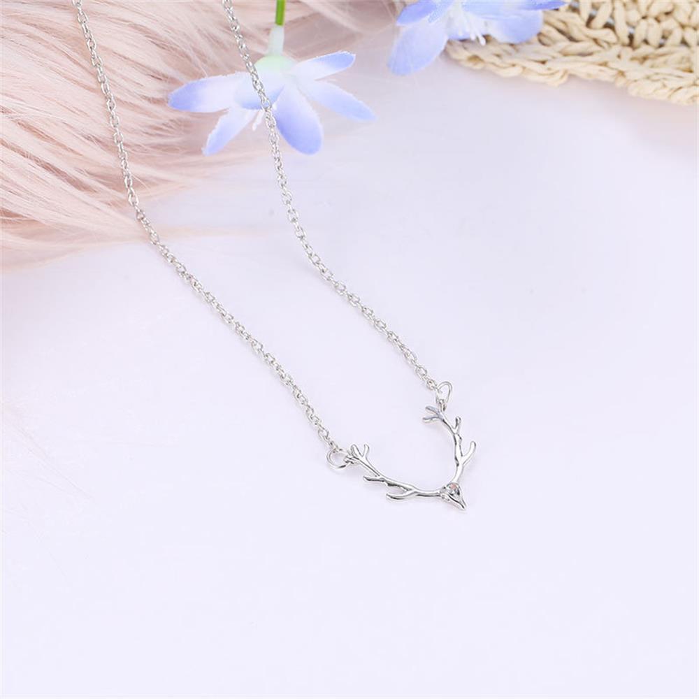 Vòng cổ Mặt Hình Hươu Thanh Lịch Cho Dịp Giáng Sinh