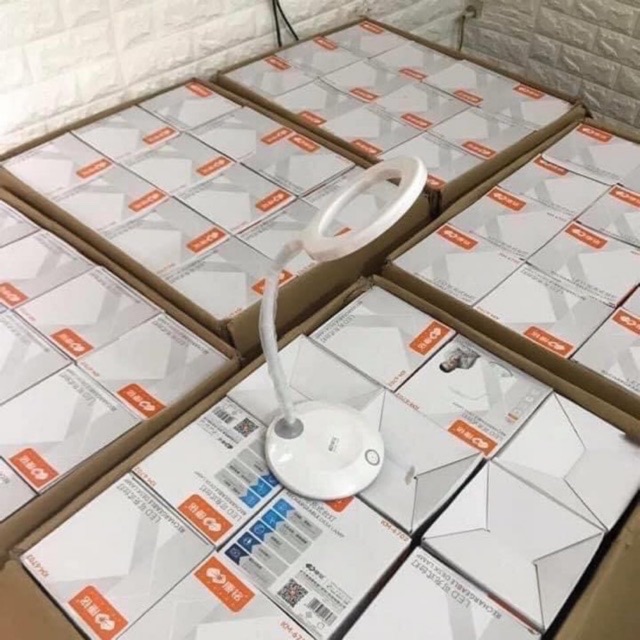 Đèn tích điện ,nối mi,phun xăm làm nail