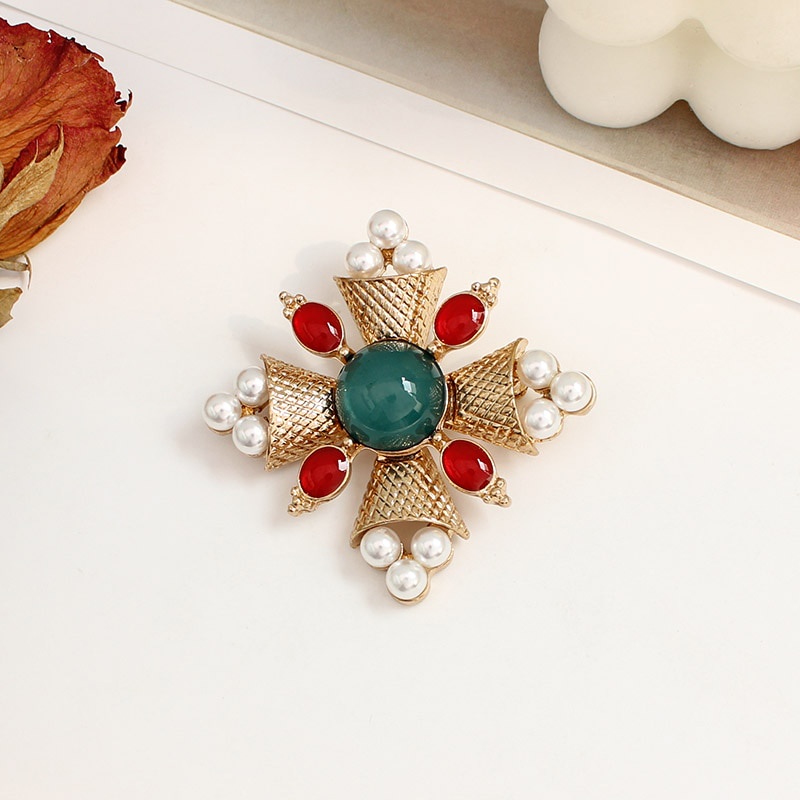 Vintage Japanese Baroque Western Pearl Vintage Palace Emerald Brooch Female Accessories Brooch Brooch