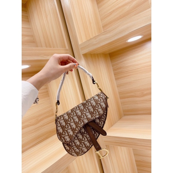 Túi xách Diỏr yên ngựa hàng thêu sz 20 và 25 order xưởng