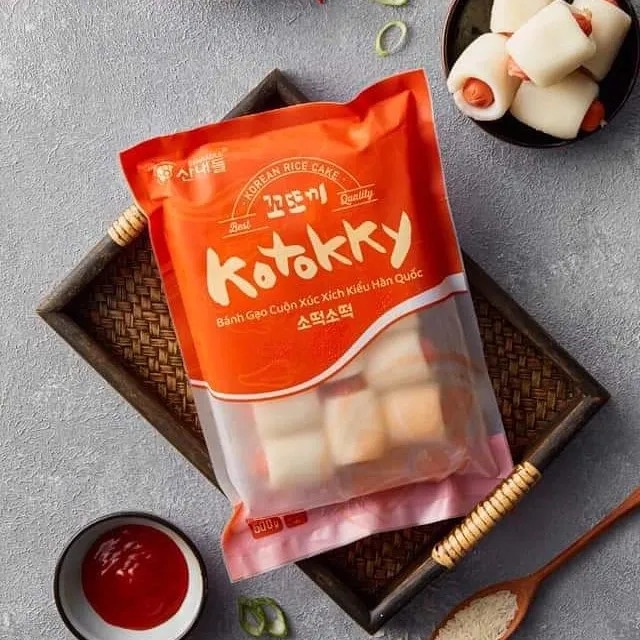 BÁNH GẠO TOKBOKKI CUỘN XÚC XÍCH GÓI 500G
