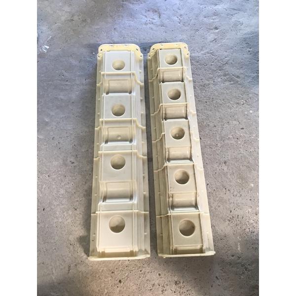 Khuôn đúc máng lắp lan can loại 4 lỗ hoặc 5 lỗ hàng dày