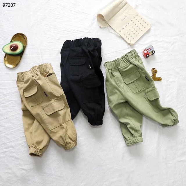 Quần kaki bé trai túi hộp