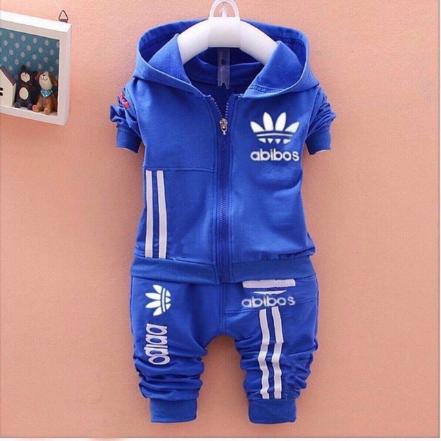 🎒🎒Bộ Adidas cho cả bé trai và bé gái . Các logo Adidas in nổi