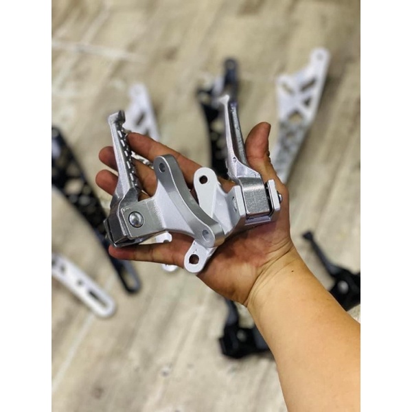 Combo Gác chân xếp nhôm Malaysia + Pát bô đùi gà CNC CHO XE EX / WIN