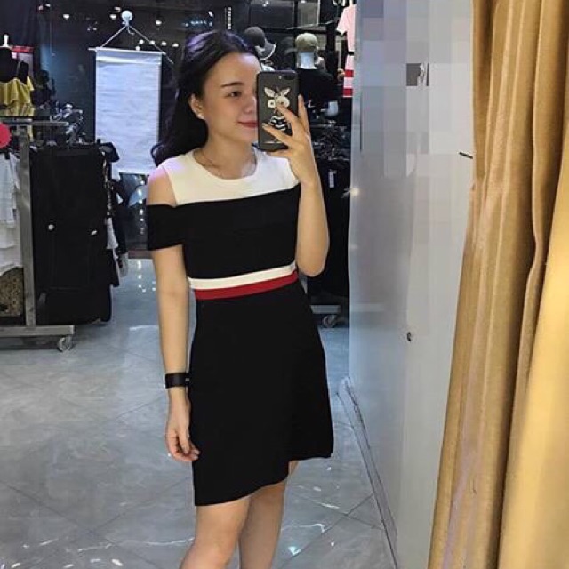 Váy len hở vai