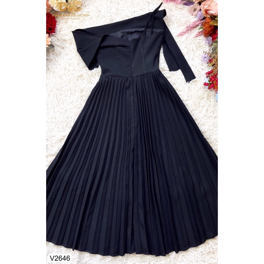 V2646 - váy đen xoè xếp ly