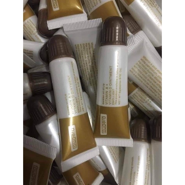 Dưỡng tuýp VITAMIN AD sau xăm.