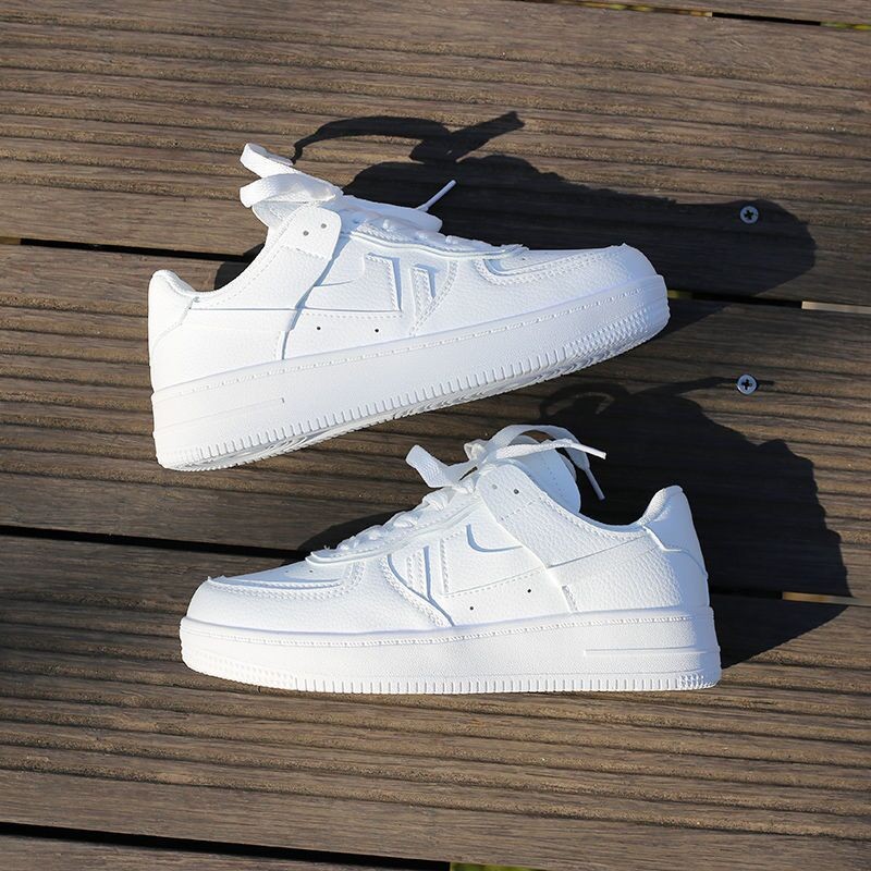 Giày sneaker màu trắng kiểu dáng retro dễ phối đồ cho nữ | BigBuy360 - bigbuy360.vn