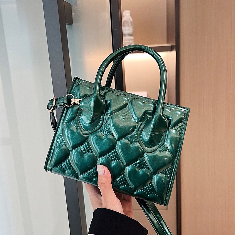 Túi Xách Đeo Vai Kiểu Vuông Nhỏ Thêu Hình Trái Tim Lấp Lánh Thời Trang Mới 2022