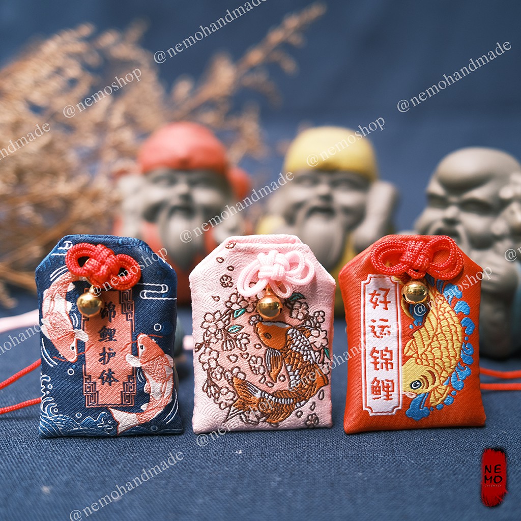 Túi Phước May Mắn Omamori Cá Chép, tặng Túi Bảo Vệ, tặng Đá Ngũ Sắc, tặng Hoa Oải Hương Nụ Khô - OMCC3M