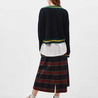 Áo len Bershka cổ tim