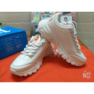 Giày sneaker nữ đẹp mới nhất đế cao